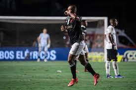 Vasco da Gama vence o Botafogo por 1 a 0 e deixa Z4 do Brasileiro