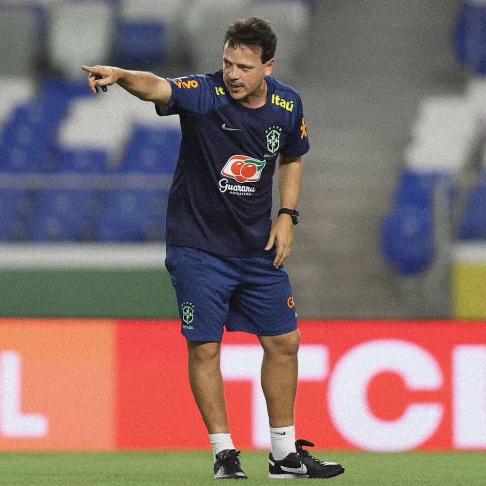 Fernando Diniz lamenta ineficácia do ataque e da defesa da Seleção