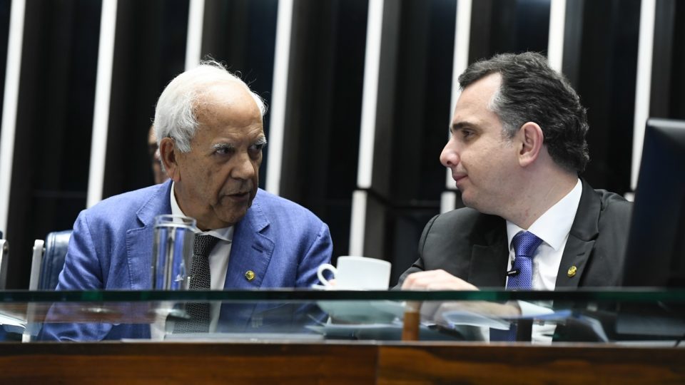 Senado aprova PEC que limita decisões individuais de ministros do Supremo Tribunal Federal