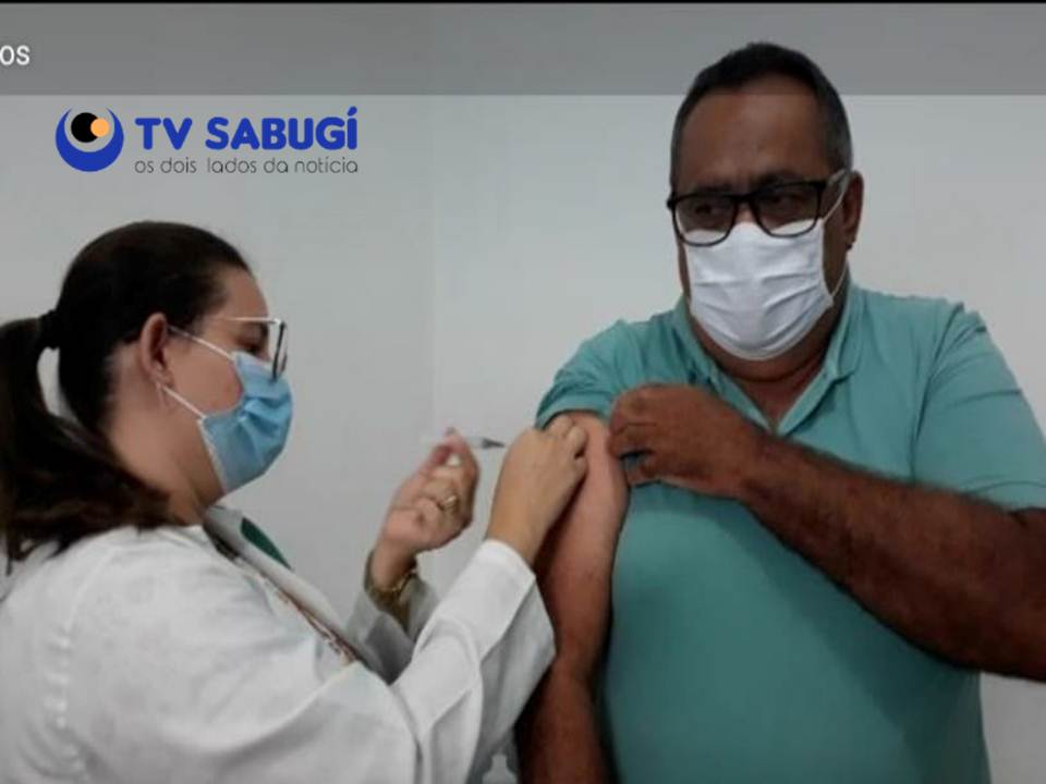 Radialista recebe a 2ª dose da Vacina um ano depois de vencer a Covid-19