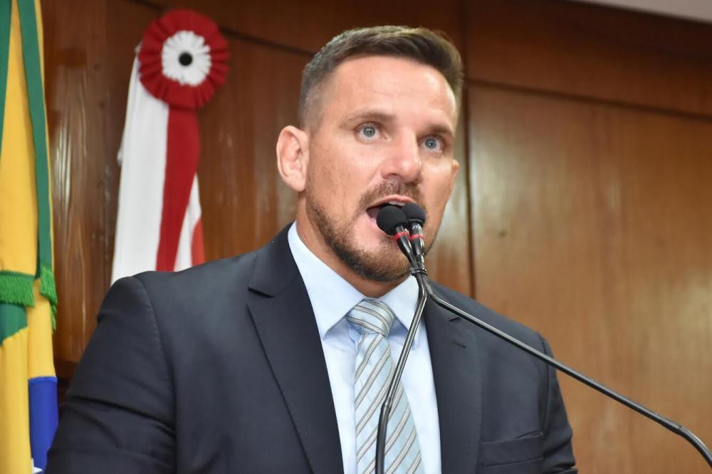 Tarcísio Jardim toma posse na Assembleia Legislativa e deve se manter independente