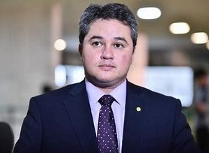 Senador Efraim Filho diz que vai apresentar relatório contra ‘liberação’ do porte e posse de drogas