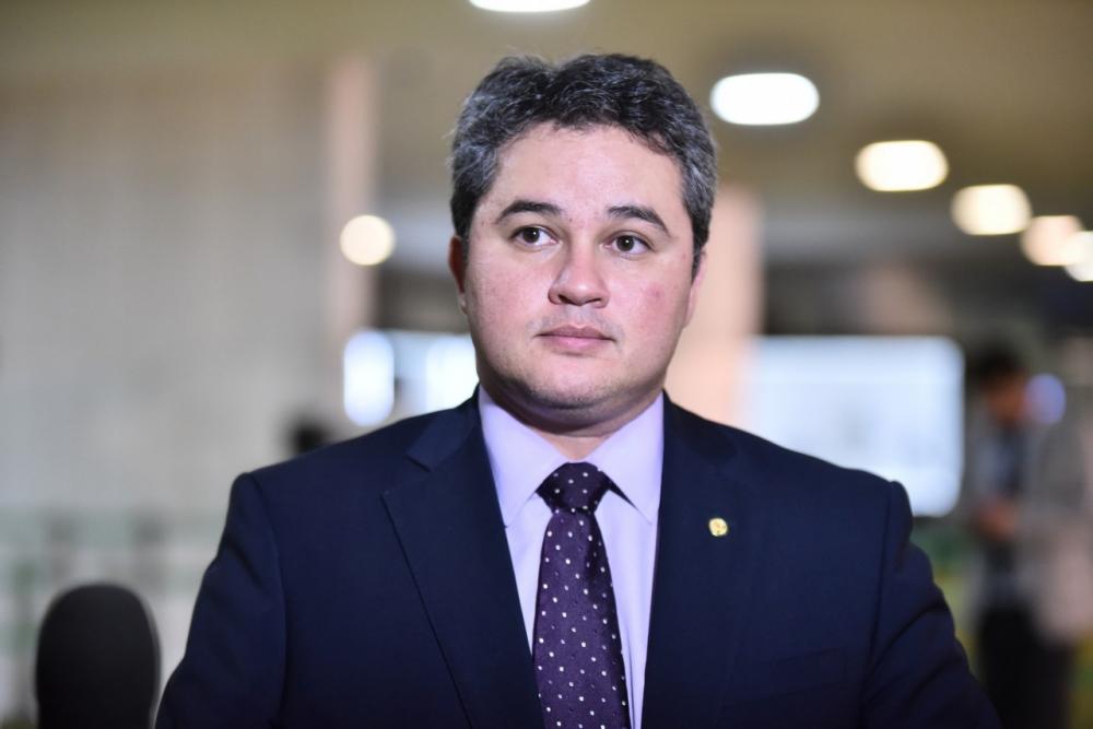 Sob relatoria do senador Efraim Filho, União Brasil expulsa deputado preso suspeito de ser o mandante da morte de Marielle