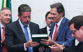 Reforma prevê imposto reduzido para 18 profissões liberais