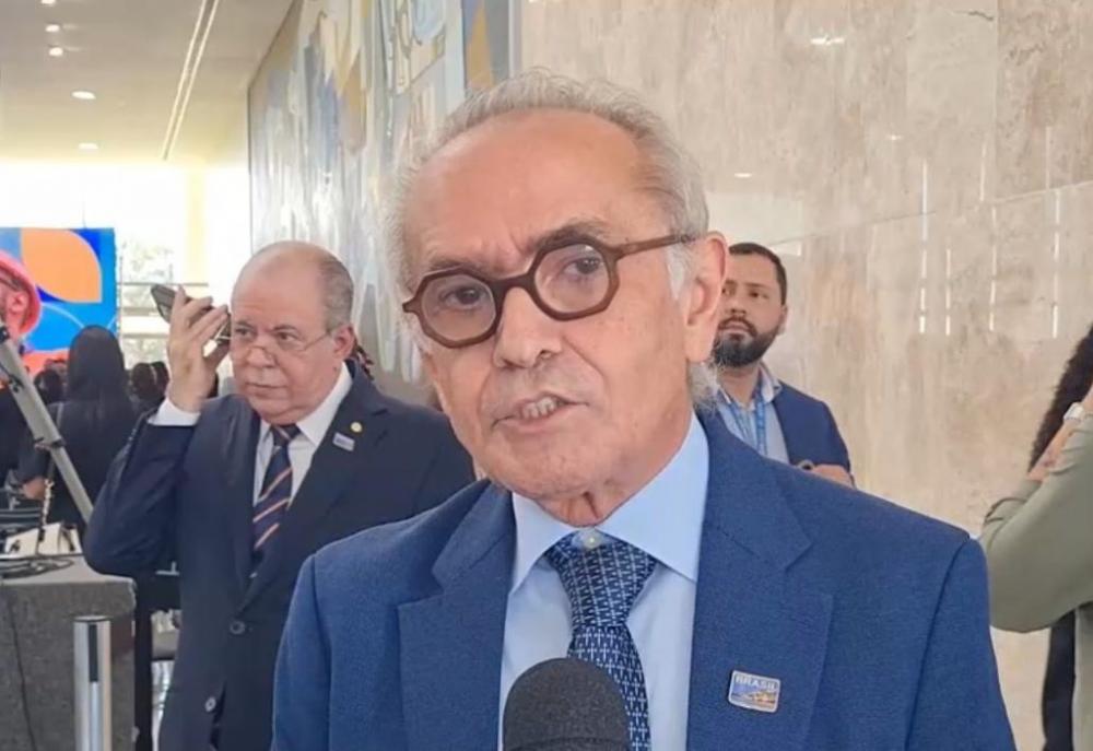 Cícero anuncia investimento R$ 300 milhões para aquisição de 60 ônibus elétricos e urbanização do Porto do Capim