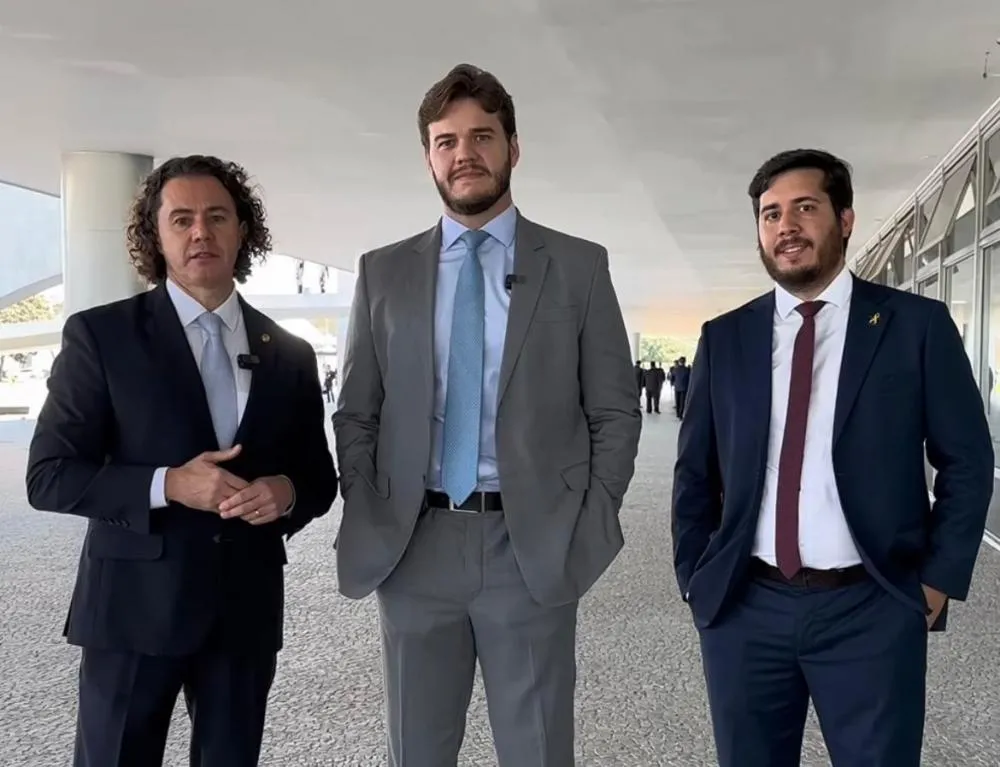 Veneziano e Bruno conseguem mais 50 novos ônibus junto ao PAC para o transporte público de Campina Grande