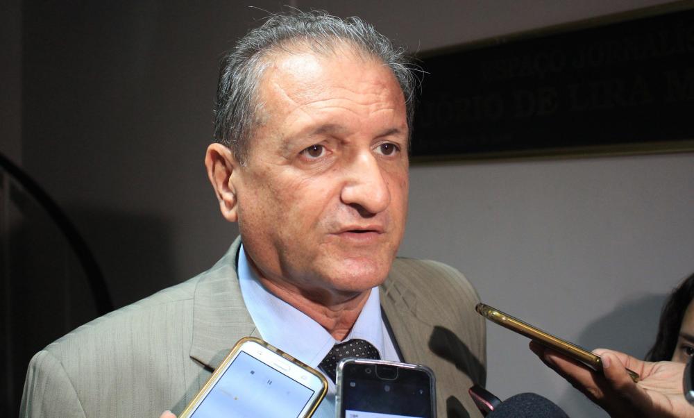 “Não fiquei surpreso”, diz Hervázio Bezerra após Roberto Souza pedir exoneração da Secretaria de Educação da Paraíba