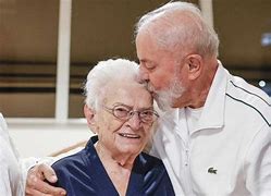 Erundina deixa UTI, é transferida para quarto e recebe visita de Lula