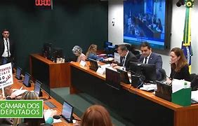 Comissão aprova toque de recolher para menores após 22h em local com venda de bebidas alcoólicas