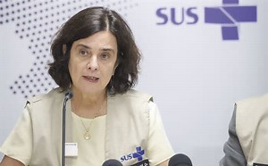 Ministra da Saúde Nísia Trindade diz que Mais Médicos terá novo edital com 3.184 vagas e direito a cotas