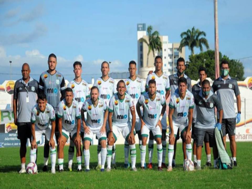 Nacional dispensa treze jogadores e anuncia dois novos reforços