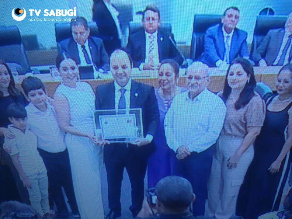 Advogado Fábio Andrade Medeiros recebe Título de Cidadania Paraibano de autoria do deputado Adriano Galdino Presidenta daquela casa
