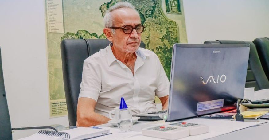 Cícero Lucena discute protocolo de vacinação contra a Covid-19 dos profissionais da área de Educação