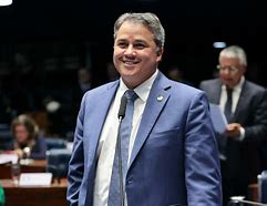 Senador Efraim Filho aposta em racha entre Progressistas e Republicanos para reforçar oposição