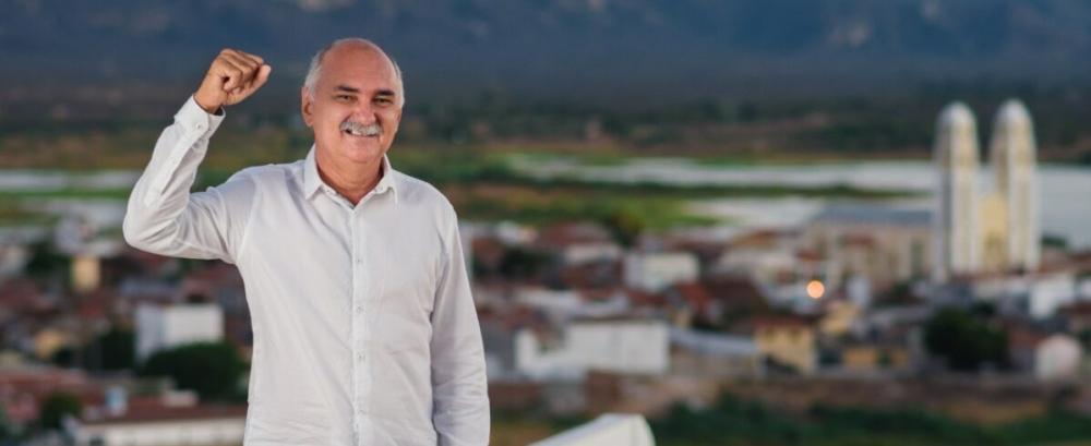 Prefeito de Santa Luzia Zezé fez relato dos oito anos de sua administração em entrevista com Gill Medeiros