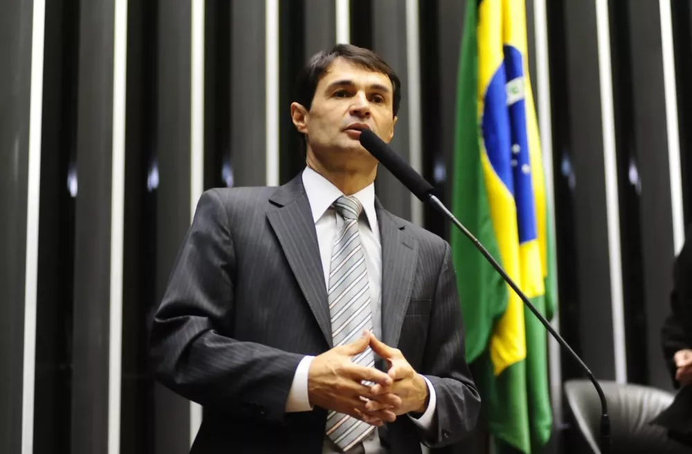 Romero Rodrigues analisa possibilidade de Adriano Galdino compor chapa com oposição em 2026
