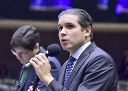União Brasil e Podemos disputam vaga na Mesa da Câmara, em impasse para Hugo Motta