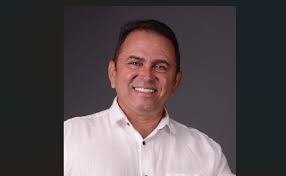 Ex-prefeito de São José de Espinharas Netto Gomes morre após ser picado por abelhas e ter reação alérgica