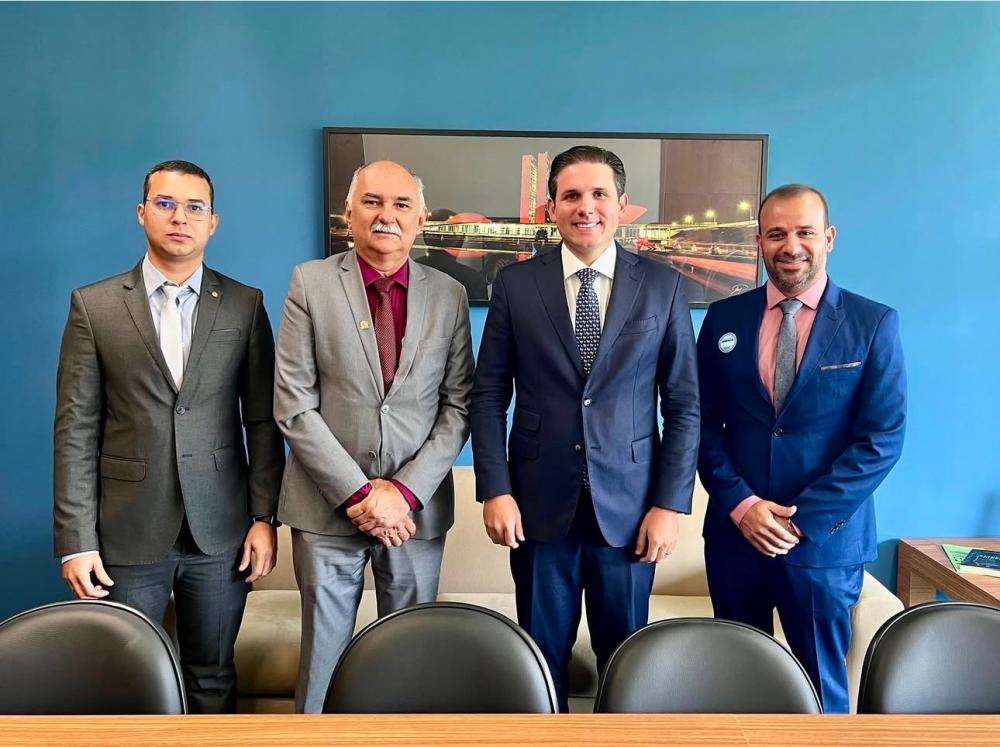 Comitiva de Santa Luzia esteve na solenidade de posse de Hugo Motta na Câmara Federal