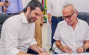 Prefeito de João Pessoa transfere cargo ao vice Leo Bezerra para viagem internacional