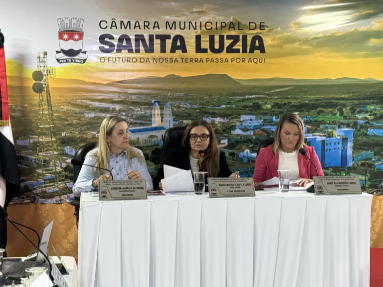 Câmara de Santa Luzia realiza sessão histórica com mesa diretora composta exclusivamente por mulheres em homenagem ao Dia Internacional da Mulher