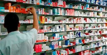 Juiz suspende norma que autoriza farmacêuticos a prescreverem remédios