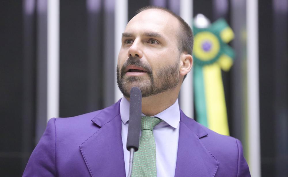 Eduardo Bolsonaro admite que esteve em reuniões com governo americano antes do tarifaço