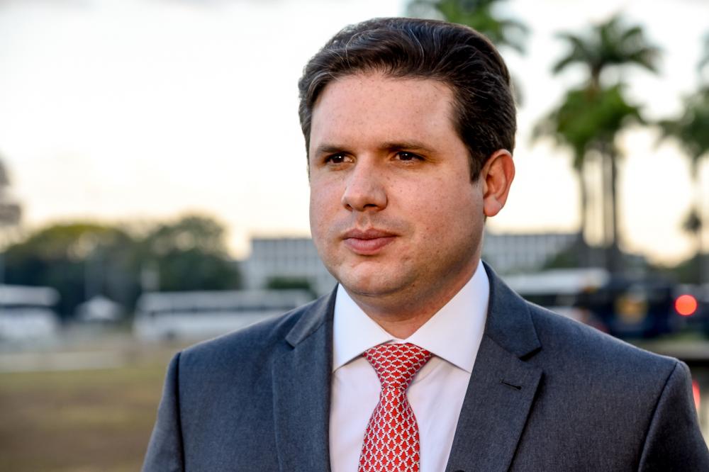 Isenção do IR para quem ganha até R$ 5 mil é prioridade no segundo semestre, diz Hugo Motta