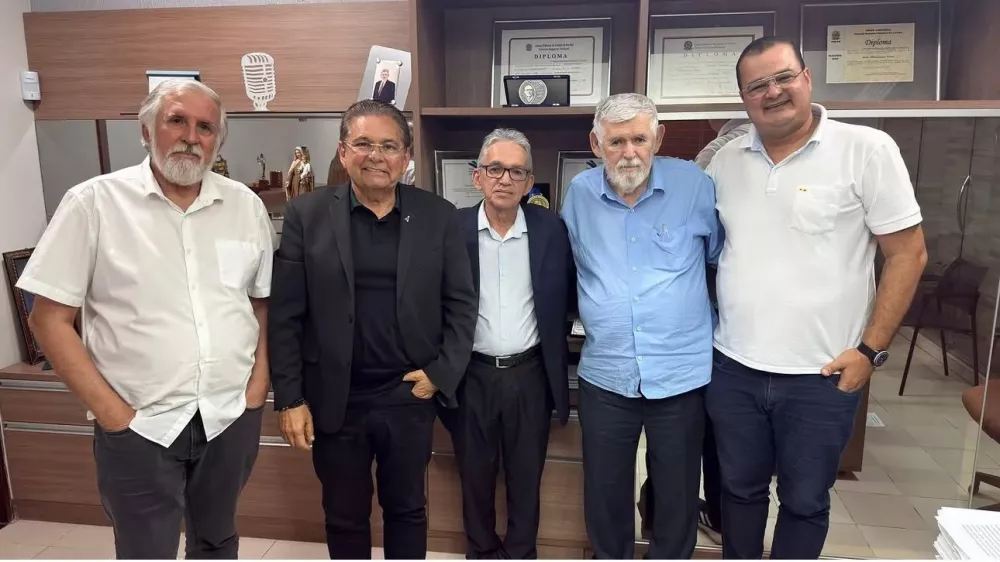 Adriano Galdino intensifica articulações com o PT e se aproxima de lideranças históricas do campo progressista na Paraíba