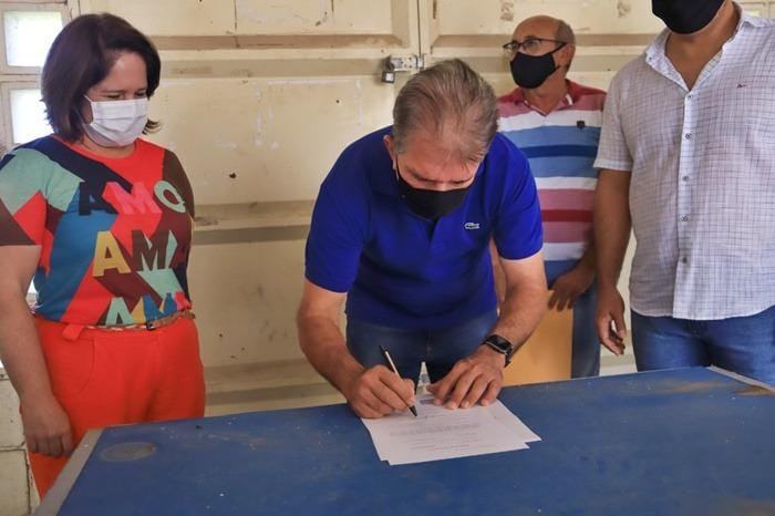 *Prefeito Nabor Wanderley assina ordem de serviço para reforma do CSU, prédio onde funcionará o CRAS Maria Alves*