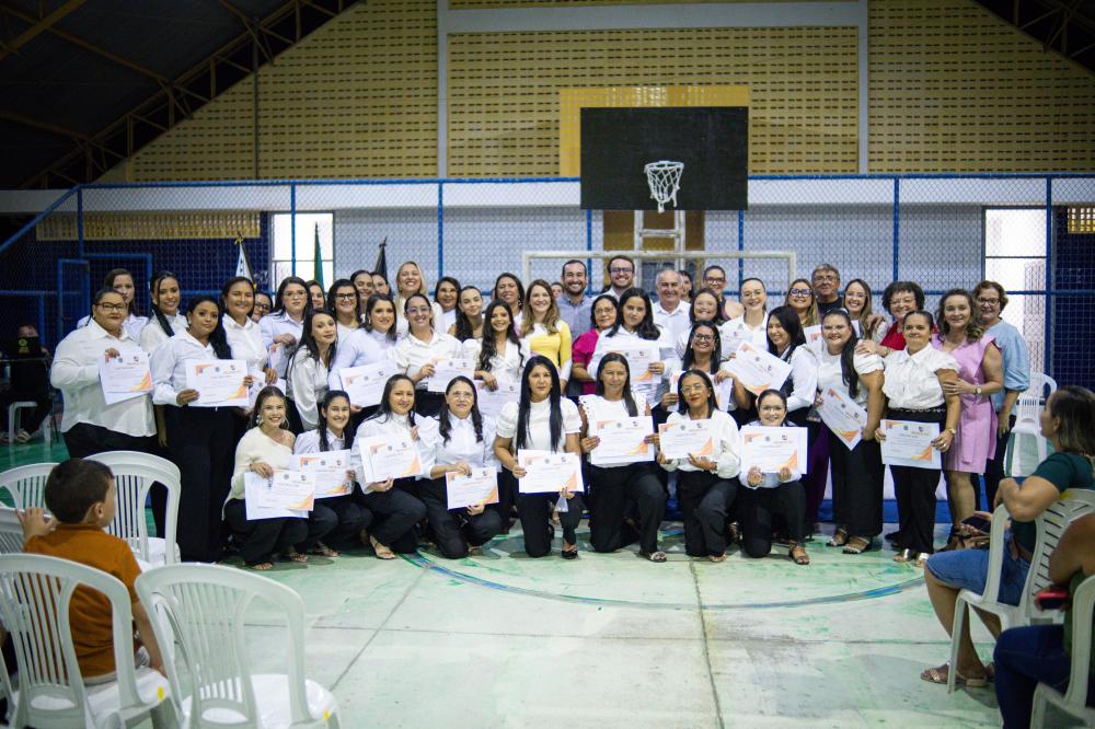 Município promove conclusão de cursos e lançamento de nova turma em curso de cuidadora infantil