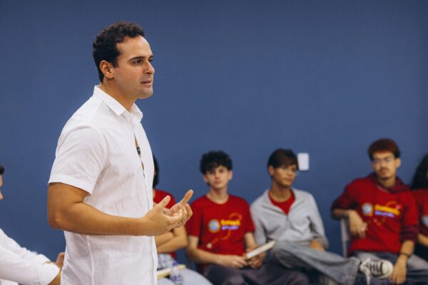 Lucas Ribeiro fala sobre chapa para 2026 e diz que “tem gente que só fala em eleição” porque “não tem o que mostrar”