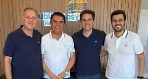 Hugo Motta reúne deputados na sede do Republicanos em João Pessoa com presença de Aguinaldo Ribeiro