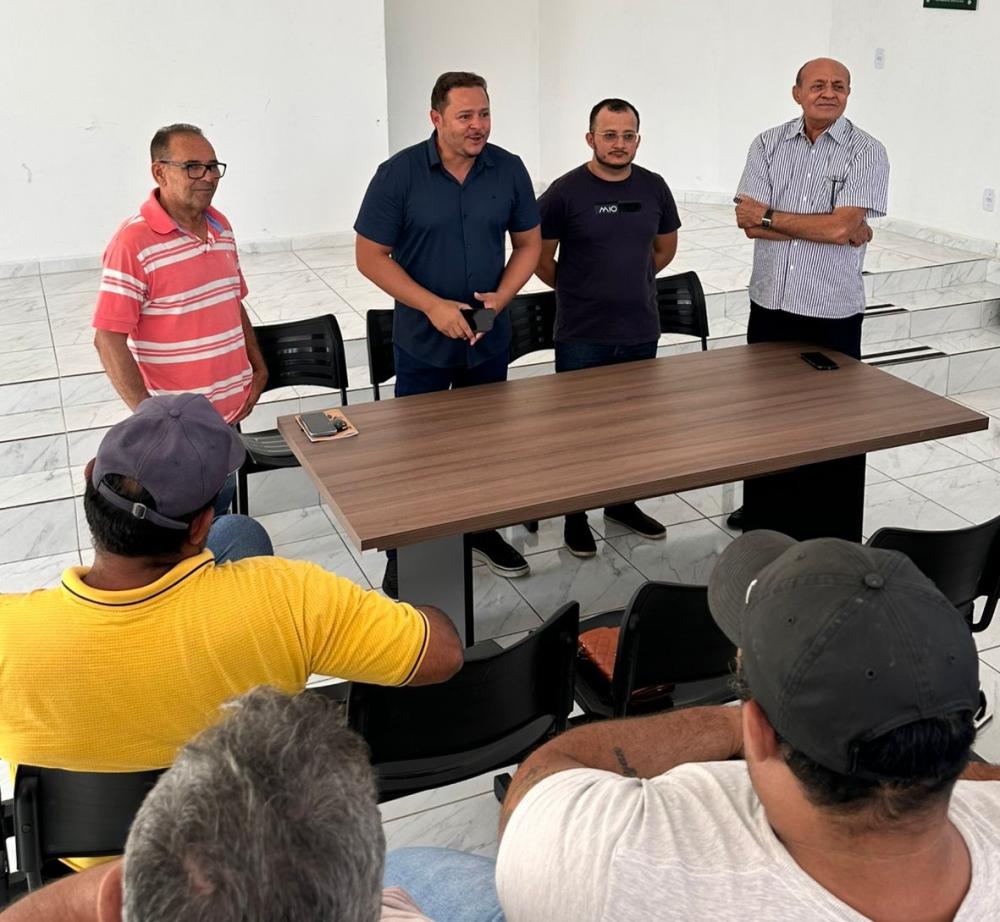 Prefeito Chaguinha Lopes reúne equipe de transportes para alinhar metas e reforçar segurança em 2026