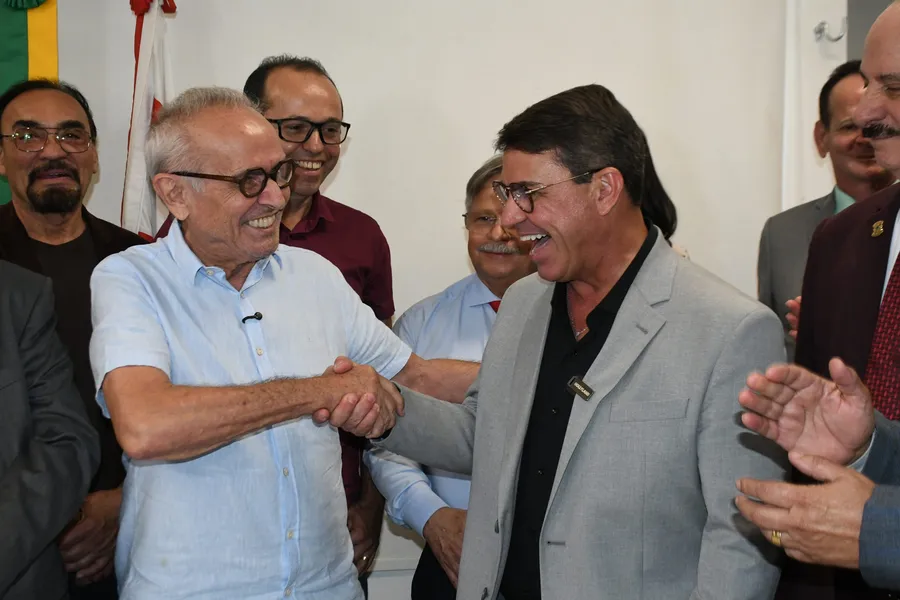 Dinho assume prefeitura de João Pessoa durante viagem de Cícero Lucena e Leo Bezerra à Europa