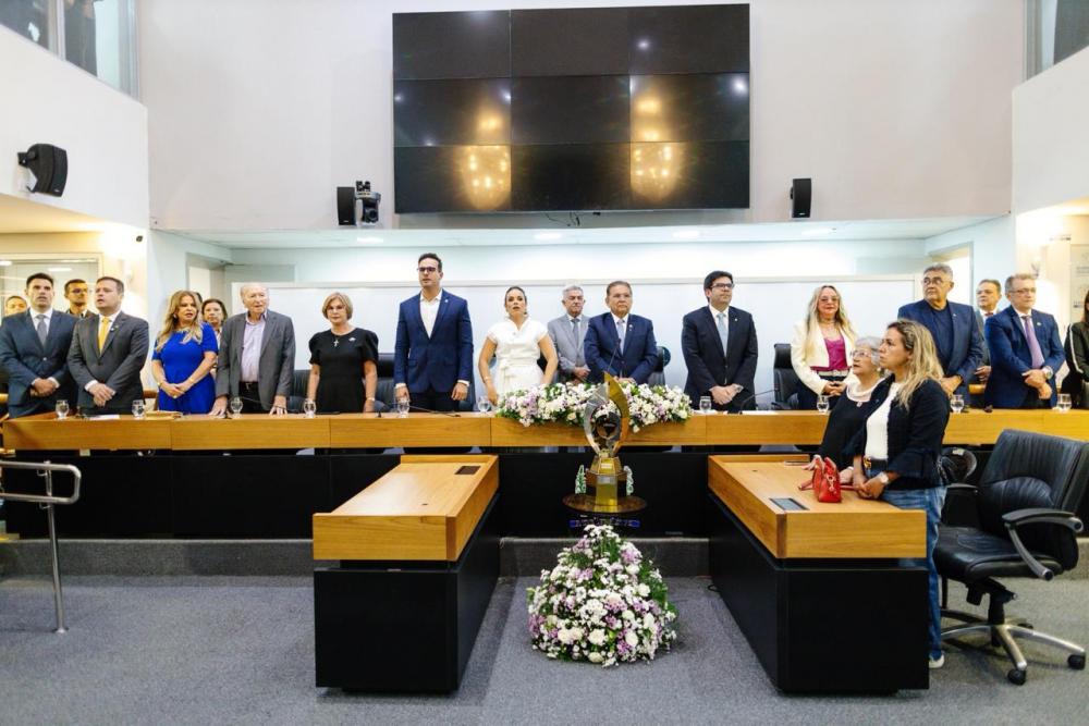 ALPB concede Medalha Epitácio Pessoa à segunda-dama do Estado, Camila Mariz Ribeiro