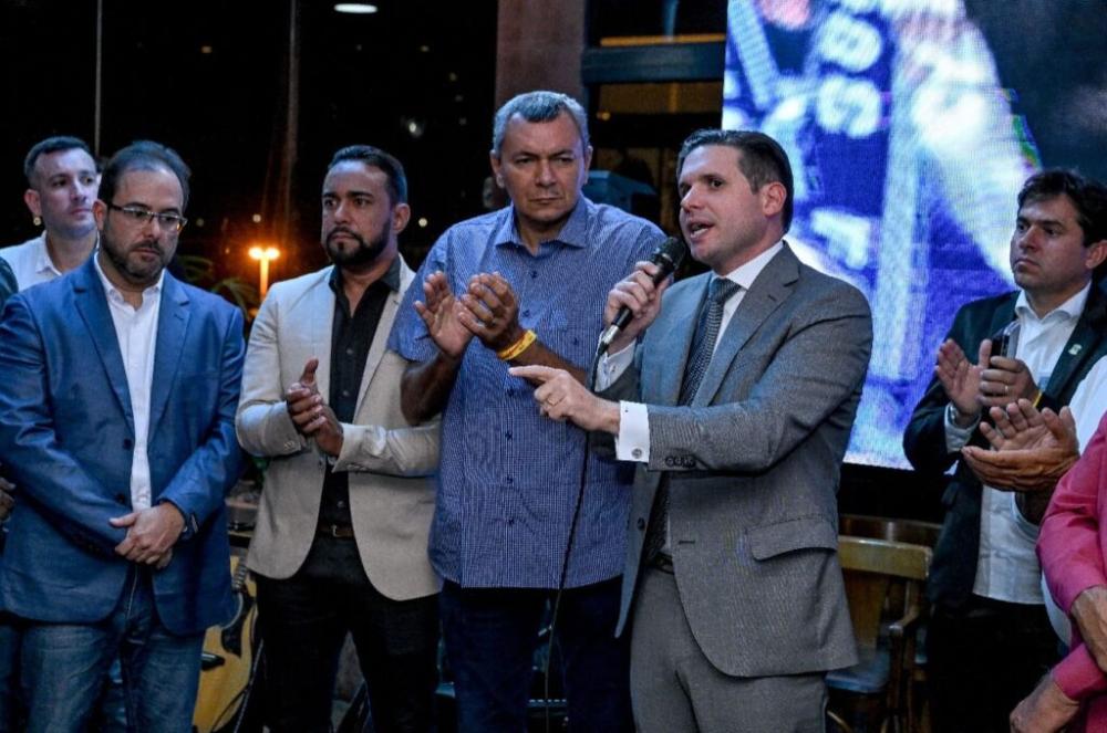 Fecam-PB reúne vereadores em Brasília e entrega PEC a Hugo Motta para fortalecer Câmaras Municipais