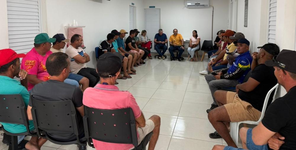 Prefeito de Várzea se reúne com mineradores na busca de solução para funcionamento da atividade econômica na Serra do Poção