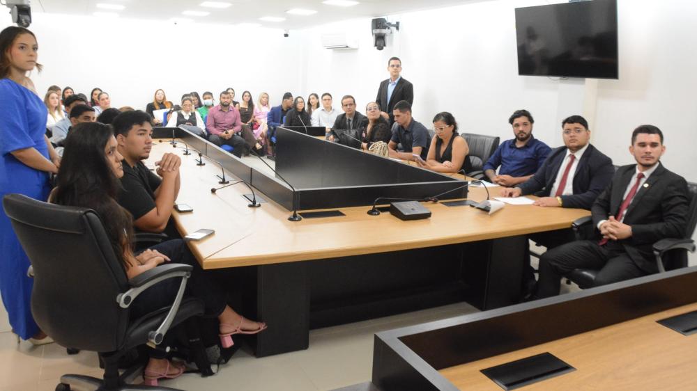 Estudantes de Direito apresentam propostas de projetos de lei durante visita à Assembleia Legislativa da Paraíba