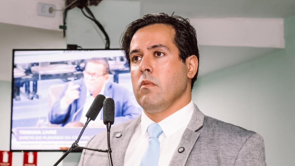 Médico denuncia práticas abusivas de planos de saúde durante tribuna livre na CMCG