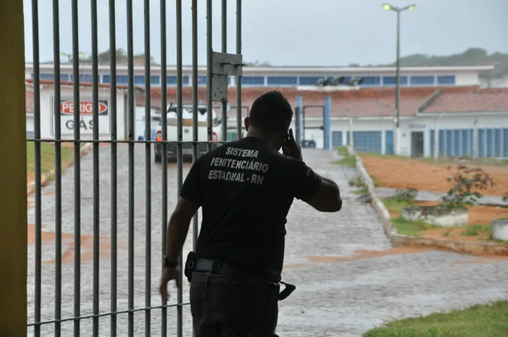 Fugitivo de Alcaçuz no Rio Grande do Norte é preso com arma e munições, na Paraíba