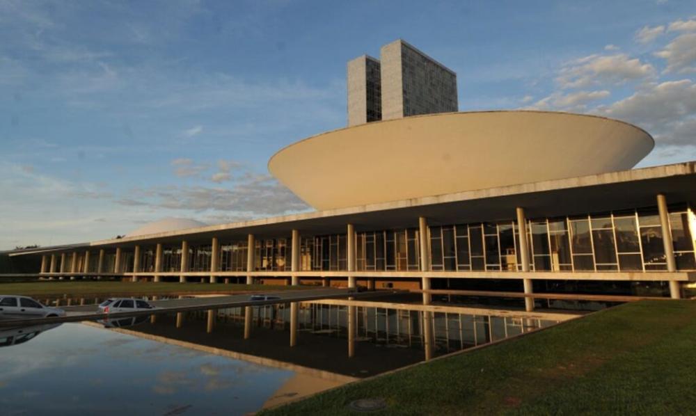 Congresso vota nesta semana fim da escala 6x1 e "taxa das blusinhas"