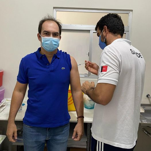 Prefeito de São José do Sabugi Segundo Domiciano recebe a 1ª dose contra a Covid-19