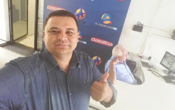 ‘Fiquem com Deus, se cuidem’:última participação do radialista Fábio Diniz na Rádio Arapuan