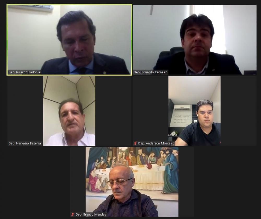 CCJ aprova projeto que duplica multas para Fake News sobre vacinas contra a Covid na Paraíba