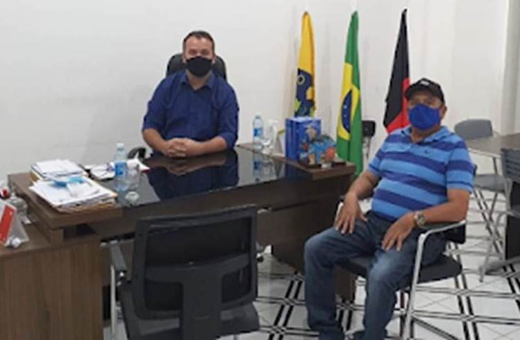 Prefeito de São Mamede recebeu a adesão do vereador Neguinho do Peixe do PP