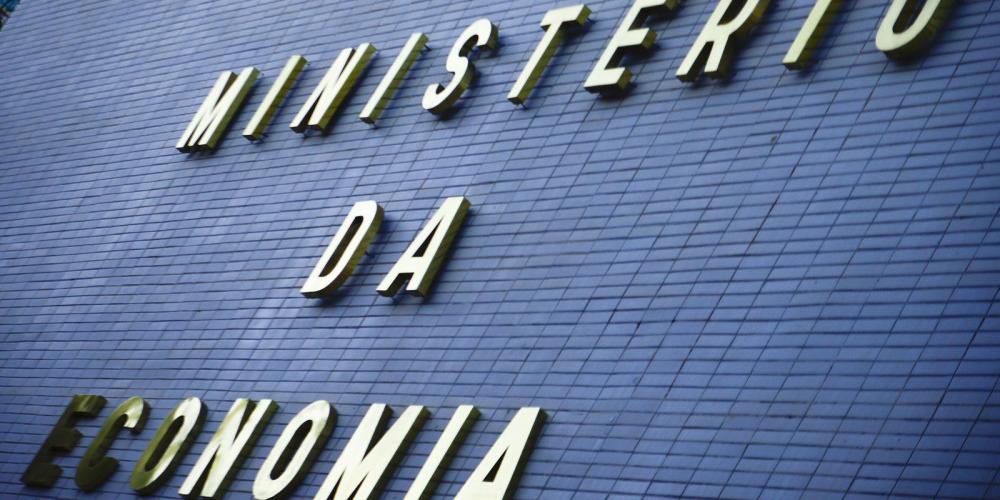 Governo eleva para US$ 105,3 bilhões projeção de superávit comercial