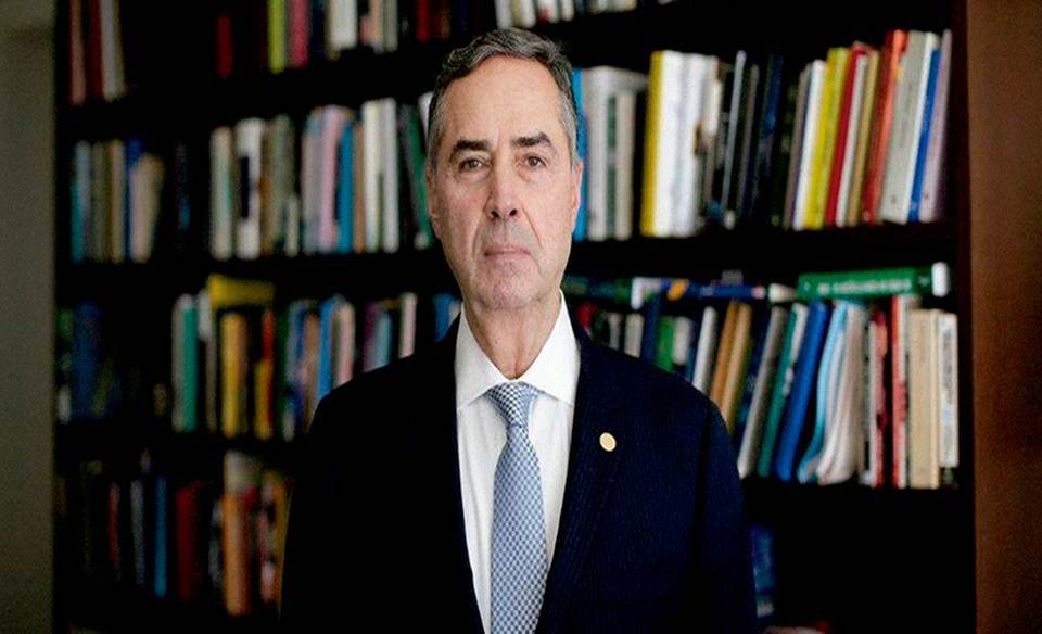 O Presidente do TSE rebate Bolsonaro e diz que atuar para impedir eleição é crime de responsabilidade