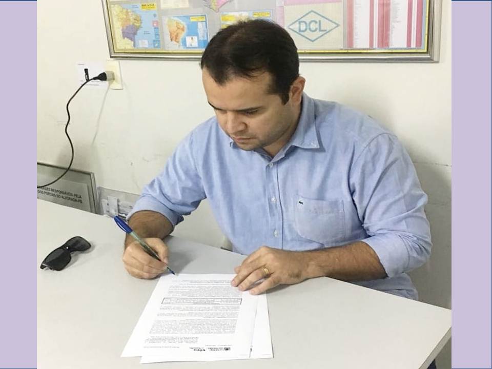 Prefeito assina Decreto com medidas de combate à Covid-19