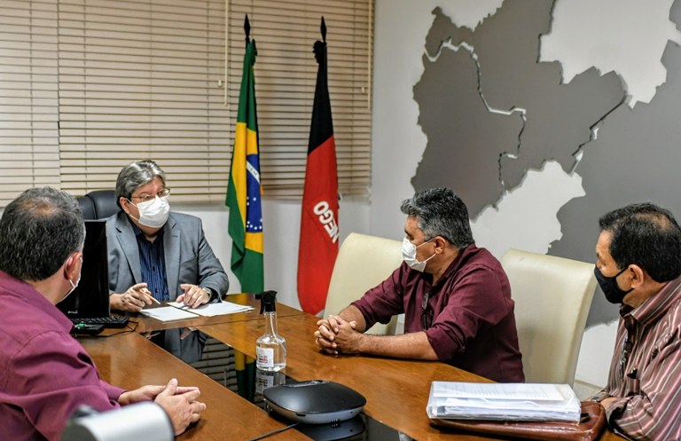 João Azevêdo assina carta de intenções para implantação do Procase II e anuncia novas ações para fortalecer a agricultura familiar